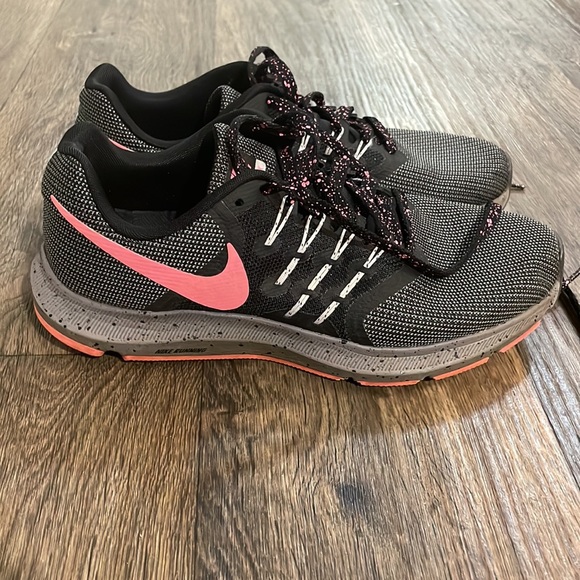 Nike Shoes - Nike Run swift SE running shoe 8.5. Pink and black
